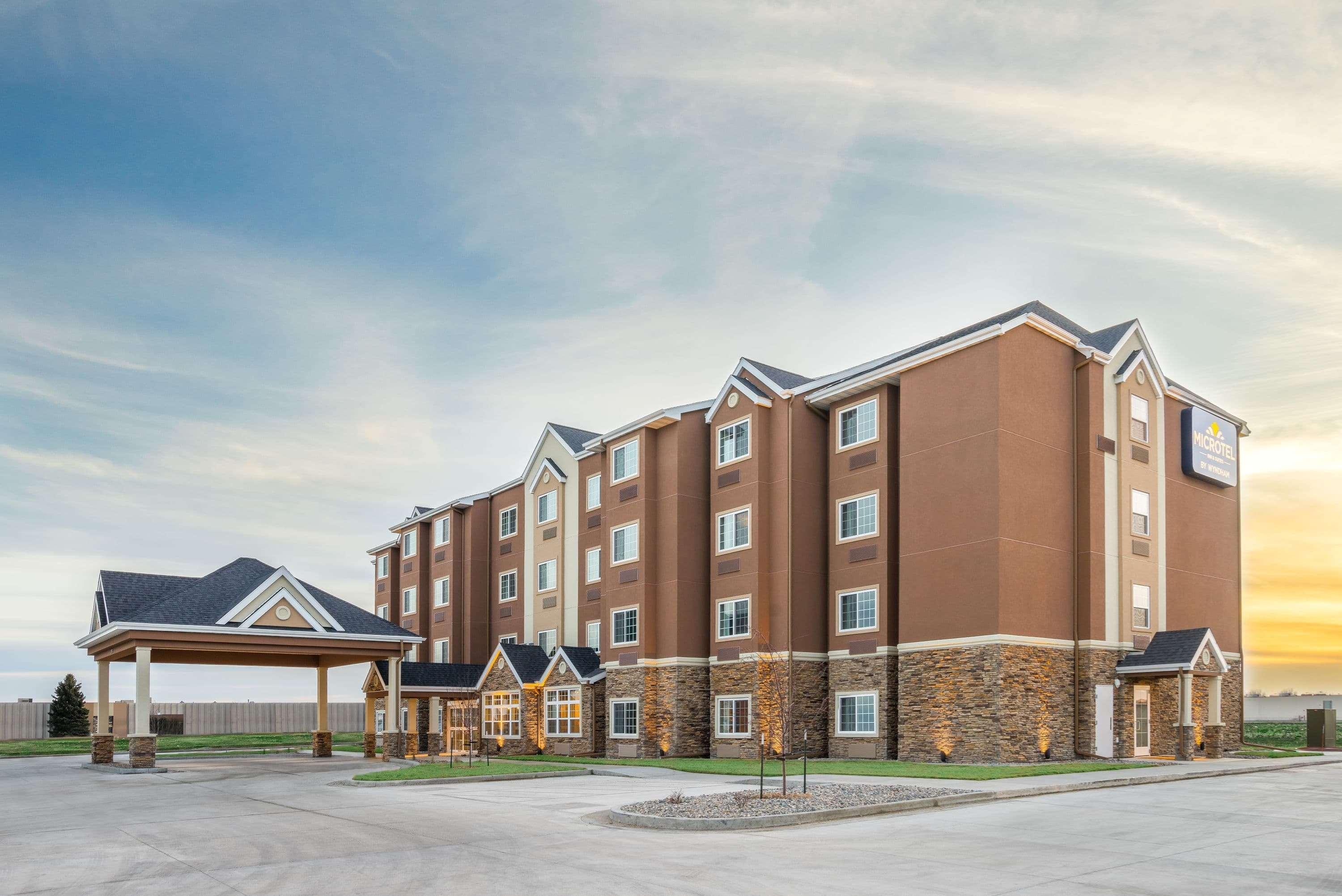 Microtel Inn & Suites By Wyndham Moorhead Fargo Area Dış mekan fotoğraf